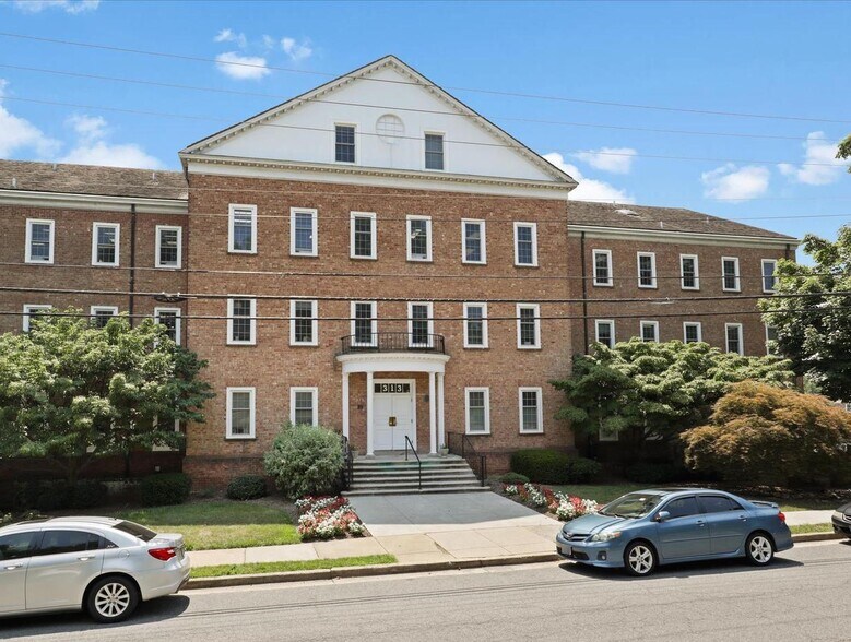 More Photos Of 313 Park Ave, Falls Church Medical For Sale