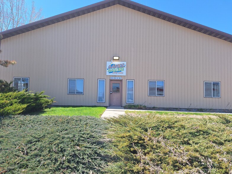 More Photos Of 922 40th St N, Fargo Warehouse For Lease
