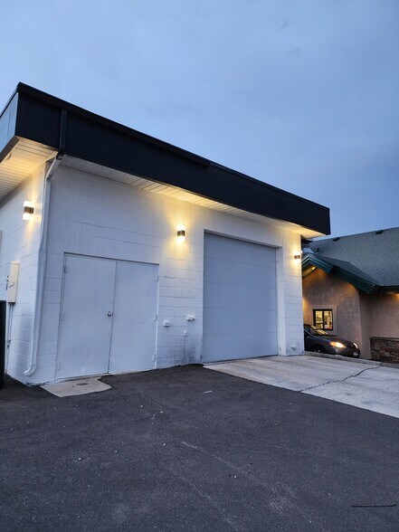 More Photos Of 1490 W Broadway St, Idaho Falls Service Station For Sale