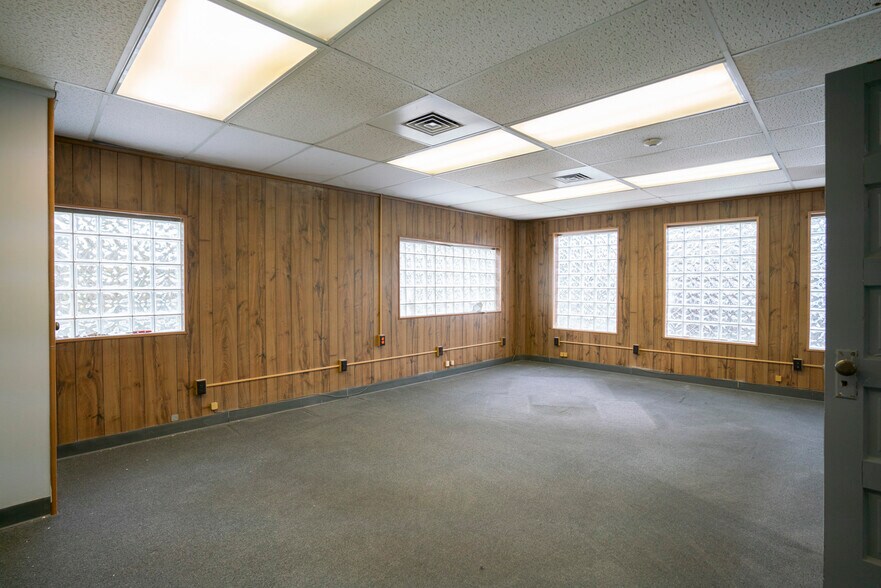 More Photos Of 461 Graham Rd, Cuyahoga Falls Freestanding For Sale