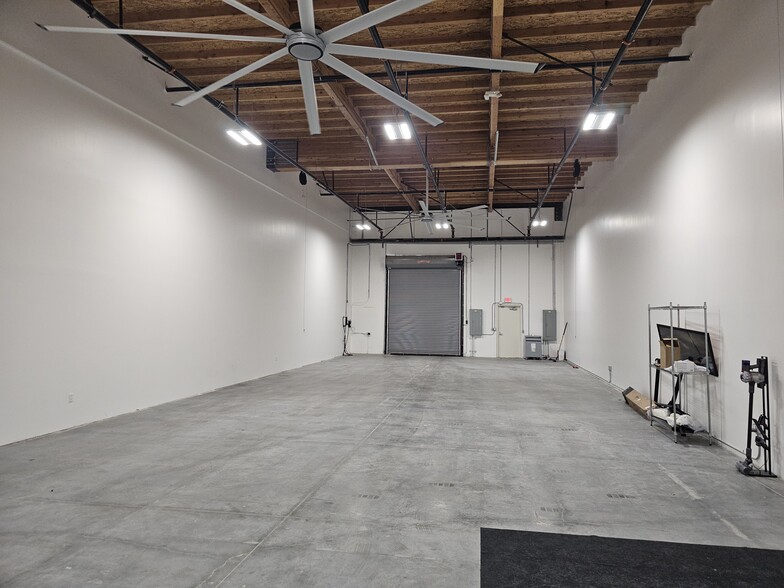 More Photos Of 4180 Guardian St, Simi Valley Warehouse For Sale