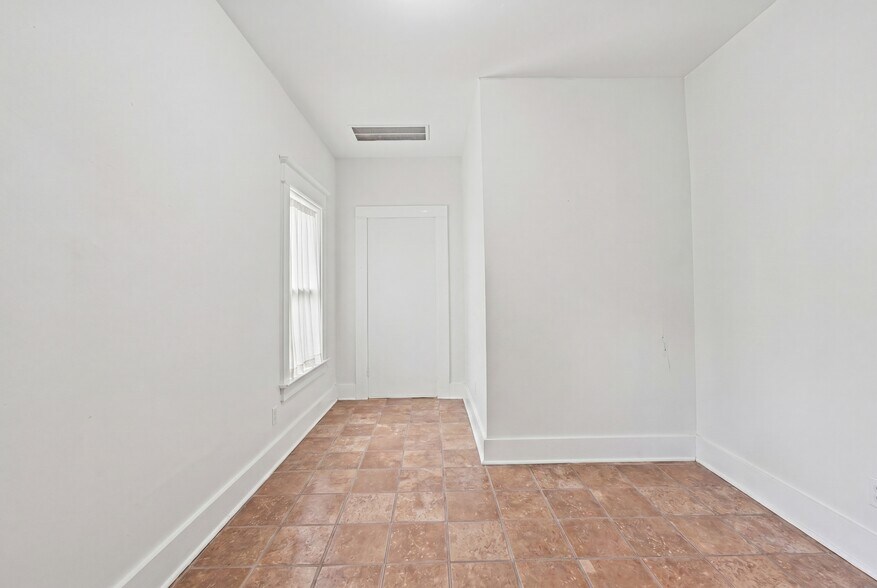 More Photos Of 104 W Main St, Elizabeth City Office Residential For Sale
