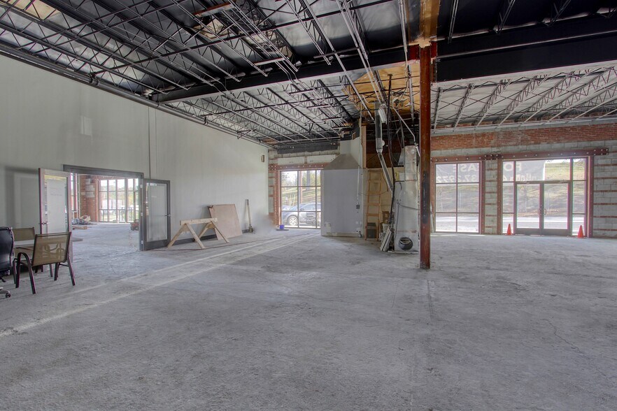 More Photos Of 763-765 Trabert Ave NW, Atlanta General Retail For Lease