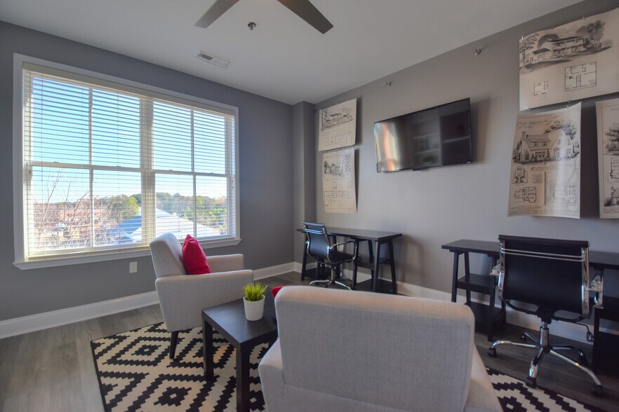 More Photos Of 19701 Bethel Church Rd, Cornelius Office For Sale