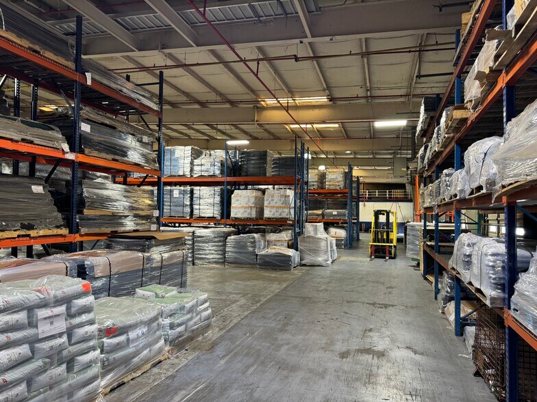 More Photos Of 100 Rus Dr, Calhoun Warehouse For Lease