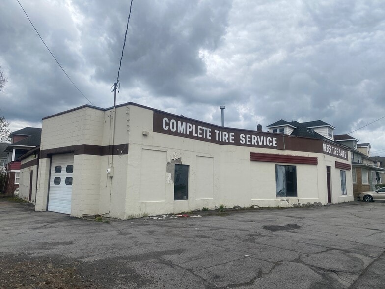 More Photos Of 330 West Ave, Lockport Auto Repair For Sale