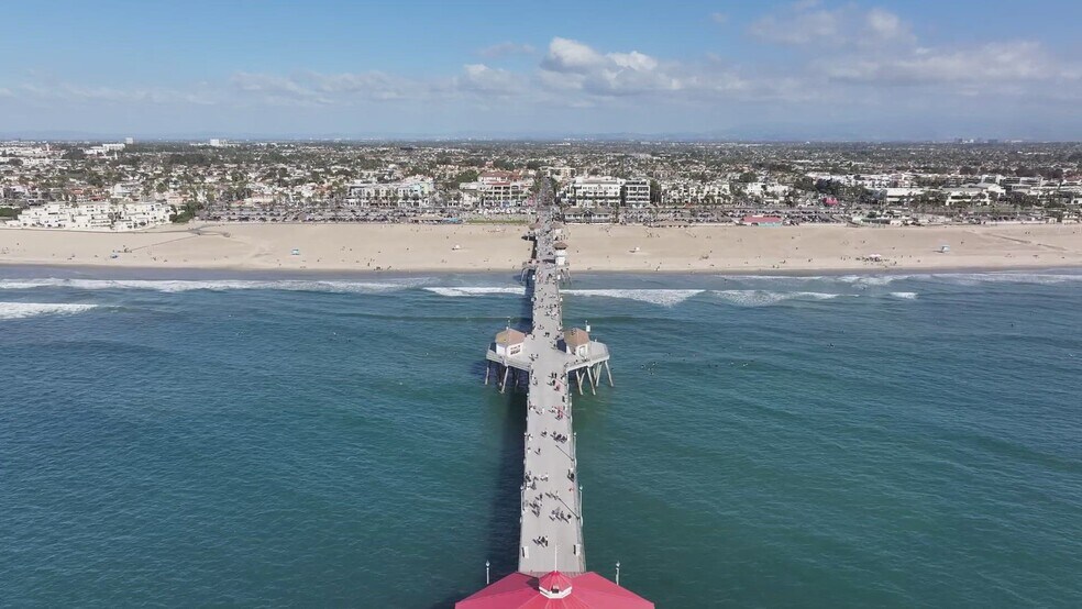 Primary Photo Of 201 Main St, Huntington Beach Storefront For Lease