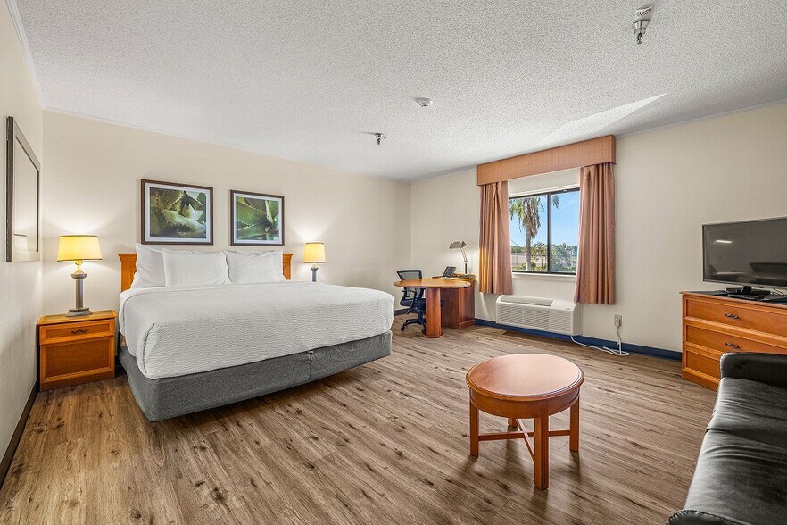 More Photos Of 602 S Falkenburg Rd, Tampa Hotel For Sale