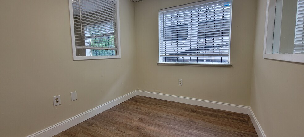 More Photos Of 7901 N Florida Ave, Tampa Unknown For Lease