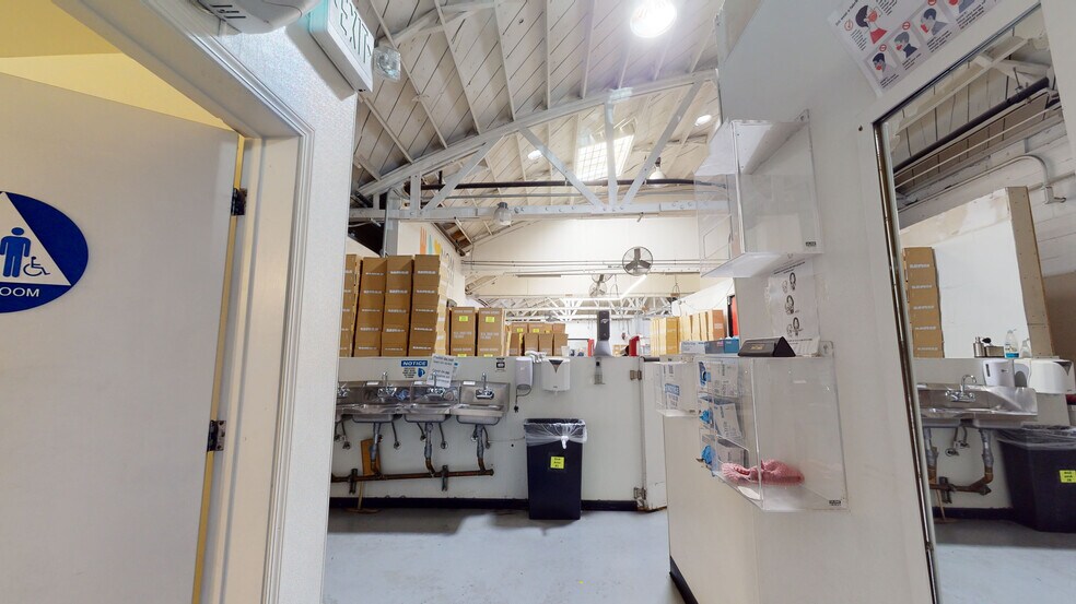 More Photos Of 415 E 10th St, Pittsburg Warehouse For Sale