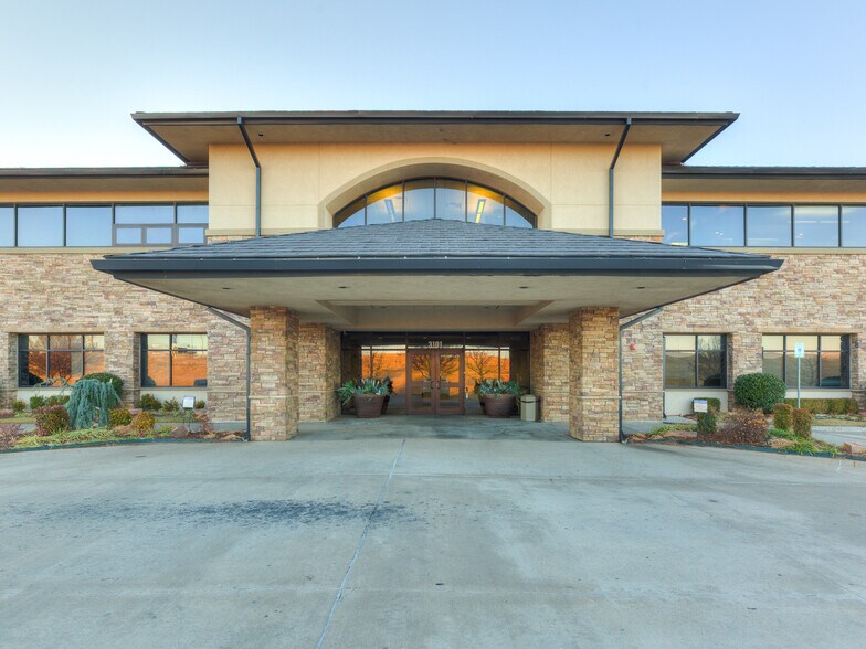 More Photos Of 3101 W Tecumseh Rd, Norman Office For Lease