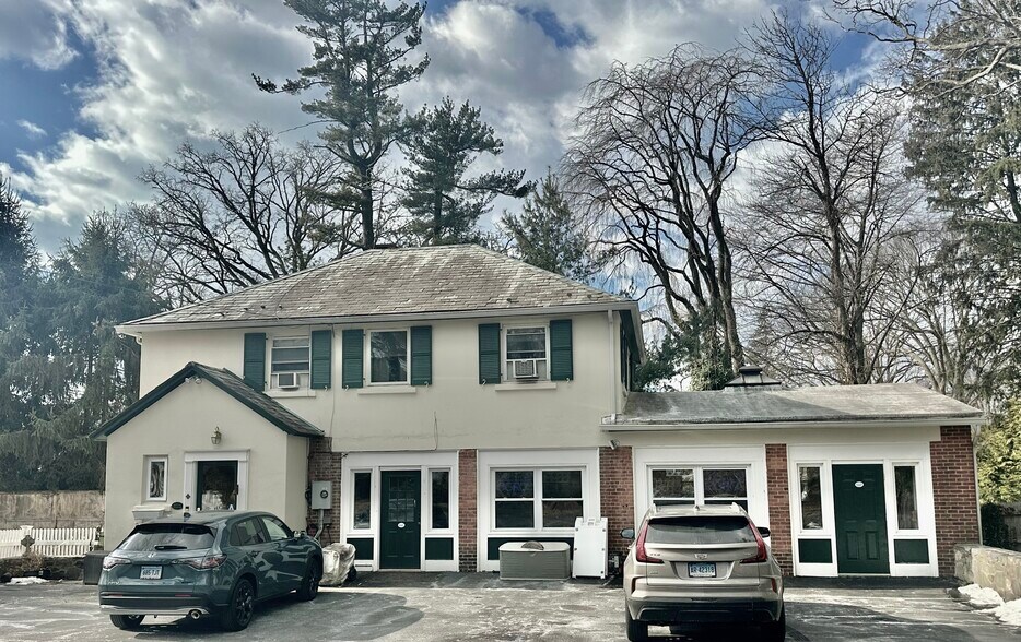 More Photos Of 48 Maple Ave, Greenwich Office For Lease