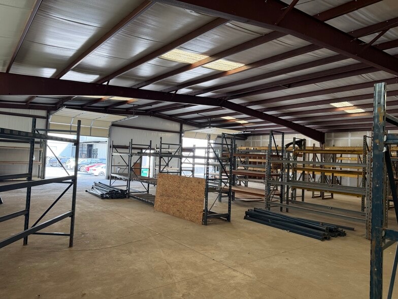 More Photos Of 41 Hart St, Nashville Warehouse For Lease