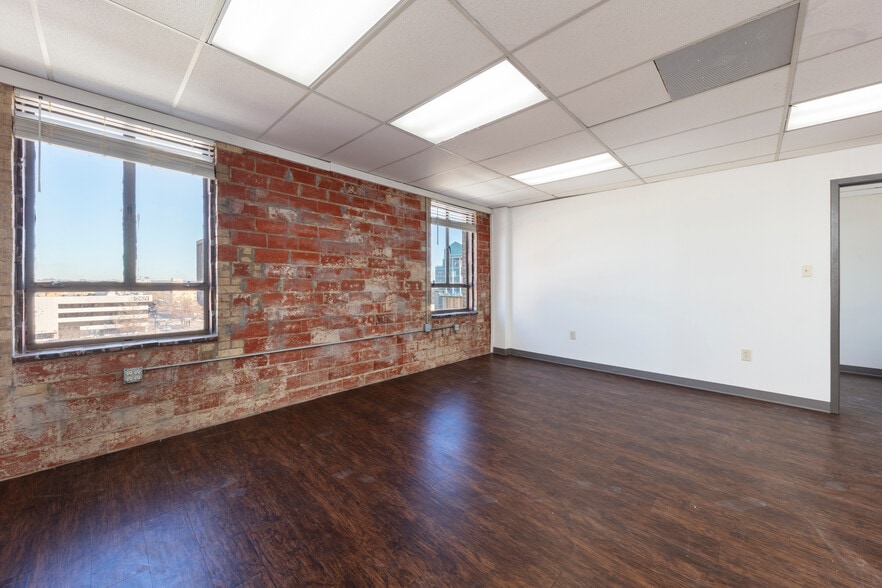 More Photos Of 121 S Broadway Ave, Tyler Office For Lease