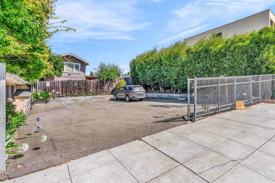 More Photos Of 7930 MacArthur Blvd, Oakland Medical For Sale
