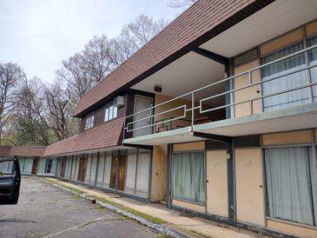 More Photos Of 11401 Pennsylvania 61 Hwy, Mount Carmel Hotel For Sale