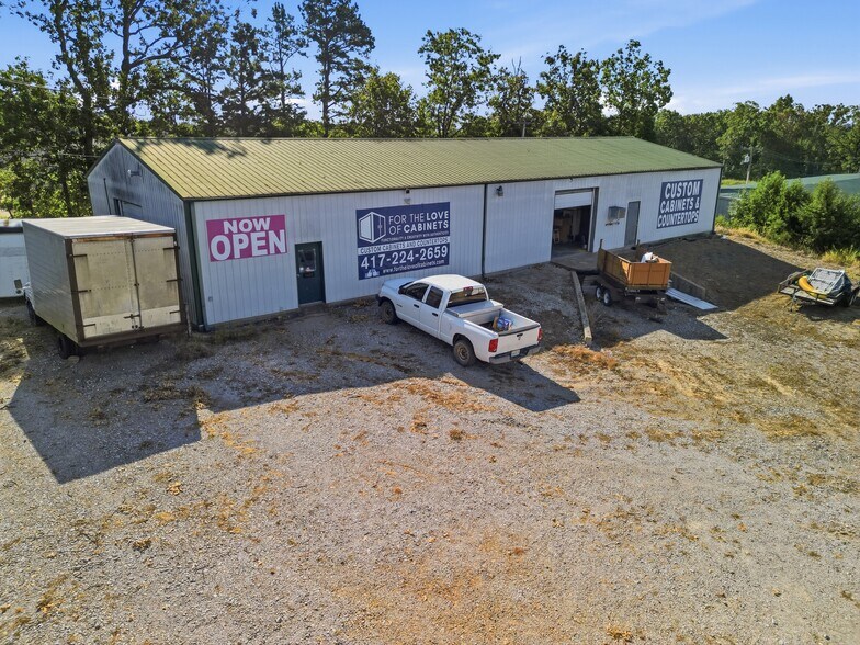 More Photos Of 1398 S Valley Rd, West Plains General Retail For Sale