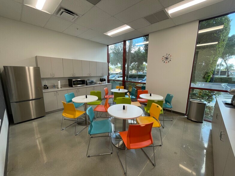 More Photos Of 3001-3045 N Commerce Pky, Miramar Office For Lease