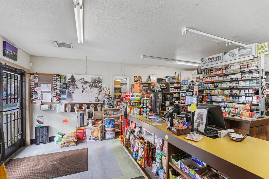 More Photos Of 31815 E Historic Columbia RI Hwy, Troutdale Convenience Store For Sale