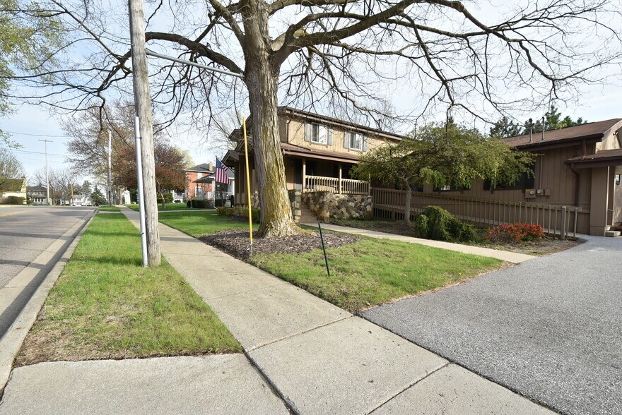 More Photos Of 11522 Davis St, Grand Blanc Office Residential For Sale