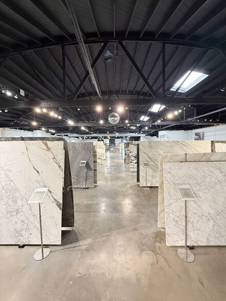 More Photos Of 3221-3223 S La Cienega Blvd, Los Angeles Warehouse For Lease