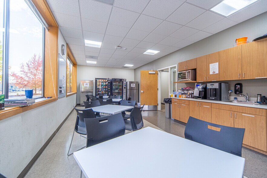 More Photos Of 2755 Pence Loop SE, Salem Medical For Sale