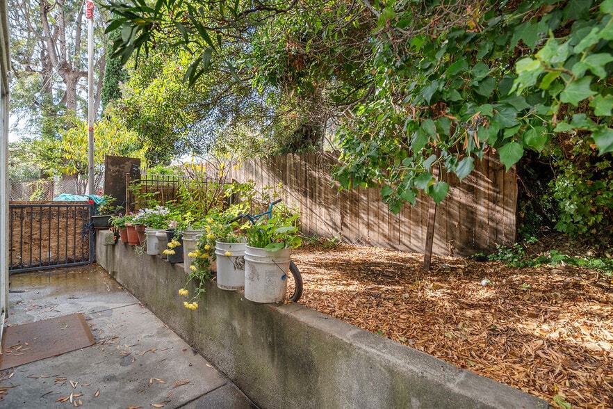 More Photos Of 2823-2827 High St, Oakland Apartments For Sale