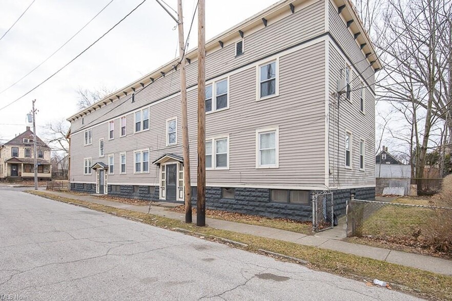 Primary Photo Of 1156 Carl Ave, Cleveland Apartments For Sale