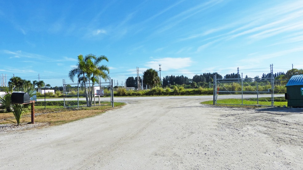 More Photos Of 410 Saeger Ave, Fort Pierce Industrial For Lease