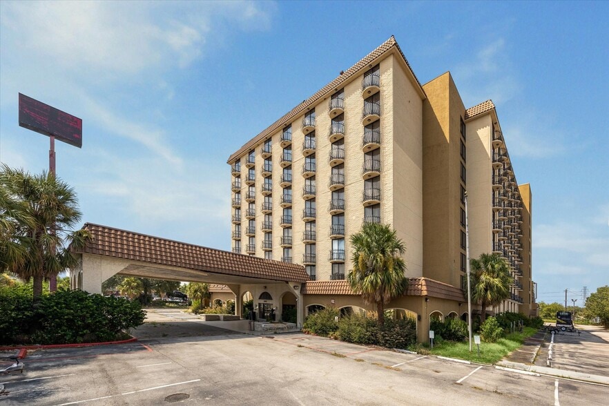 Primary Photo Of 9090 Southwest Fwy, Houston Hotel For Sale