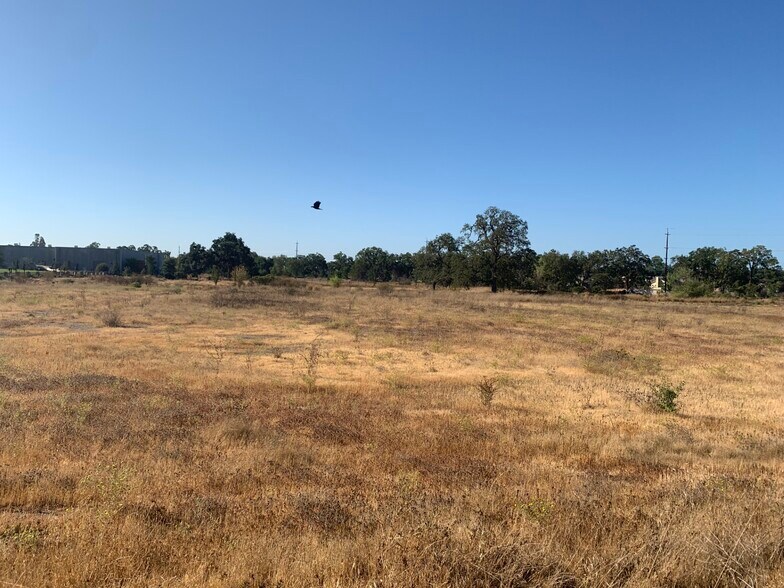 More Photos Of 850 Mitchell Ln, Windsor Land For Sale