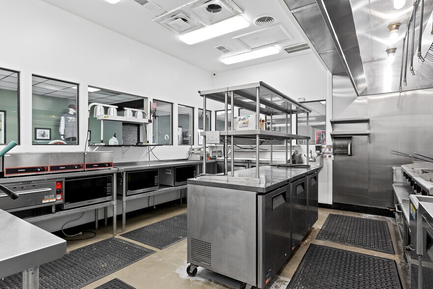 More Photos Of 8855 Dayton Pike, Soddy Daisy Restaurant For Lease