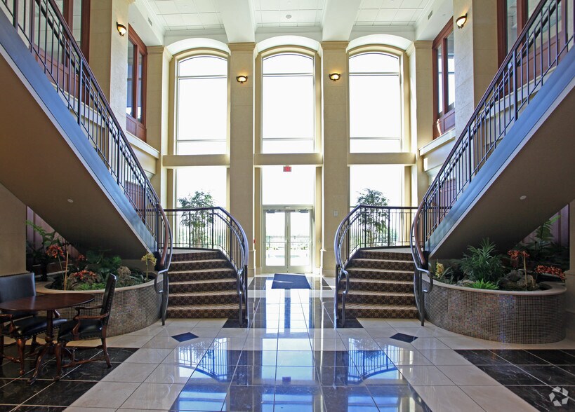 More Photos Of 1251 NW Briarcliff Pky, Kansas City Medical For Lease