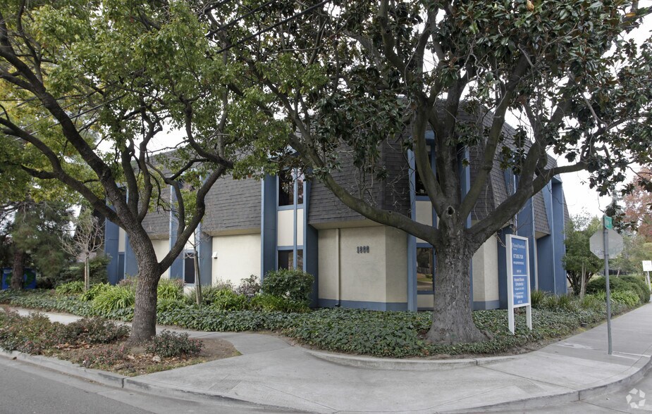 Primary Photo Of 1866 B St, Hayward Medical For Lease
