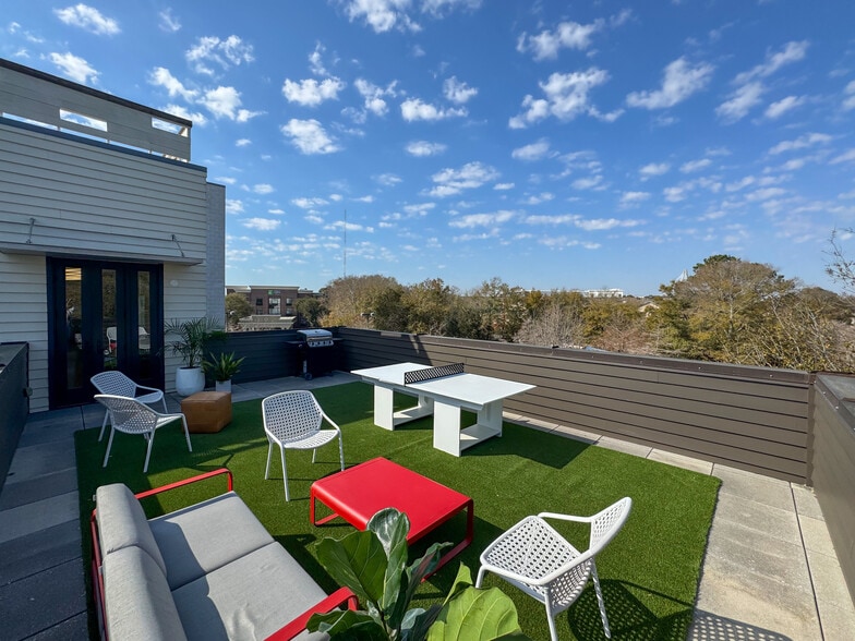 More Photos Of 320 Wingo Way, Mount Pleasant Loft Creative Space For Lease