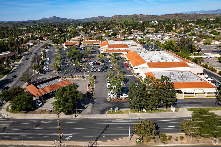 More Photos Of 475 E Avenida de los Arboles, Thousand Oaks Freestanding For Sale