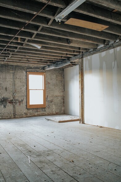 More Photos Of 32 Chambers St, Newburgh Light Manufacturing For Sale