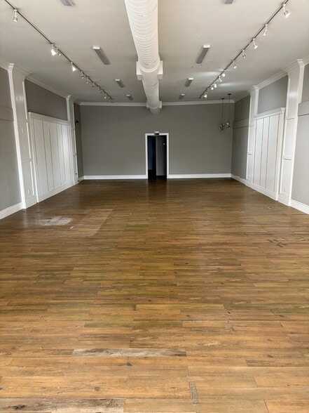 More Photos Of 17505-17511 Monterey Rd, Morgan Hill General Retail For Lease