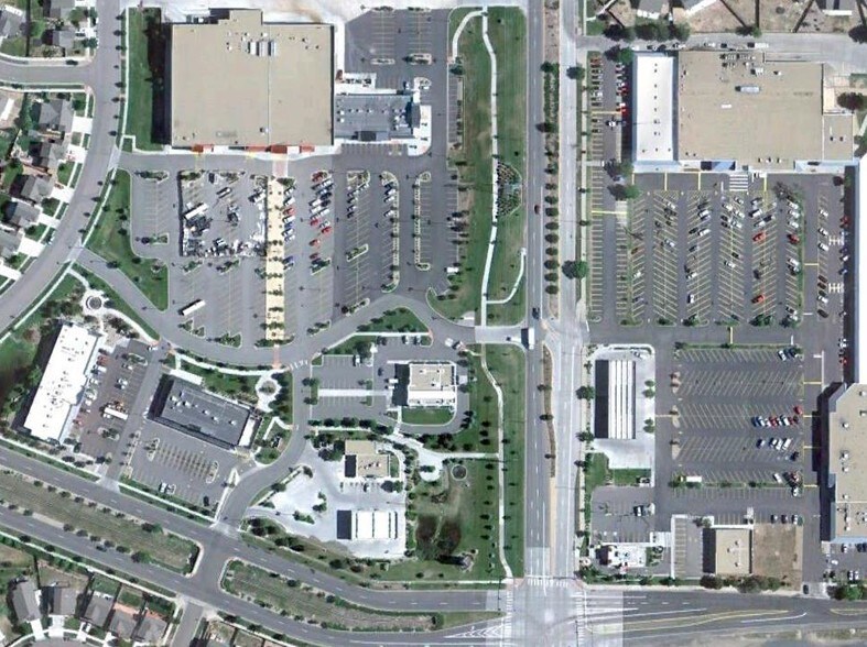 More Photos Of 5105 Chambers Rd, Denver General Retail For Lease