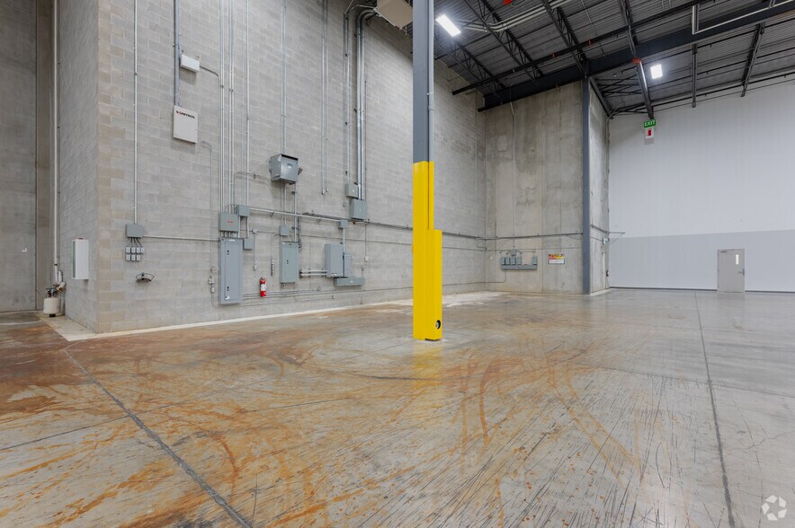 More Photos Of 8350 Lawson Rd, Milton Warehouse For Lease