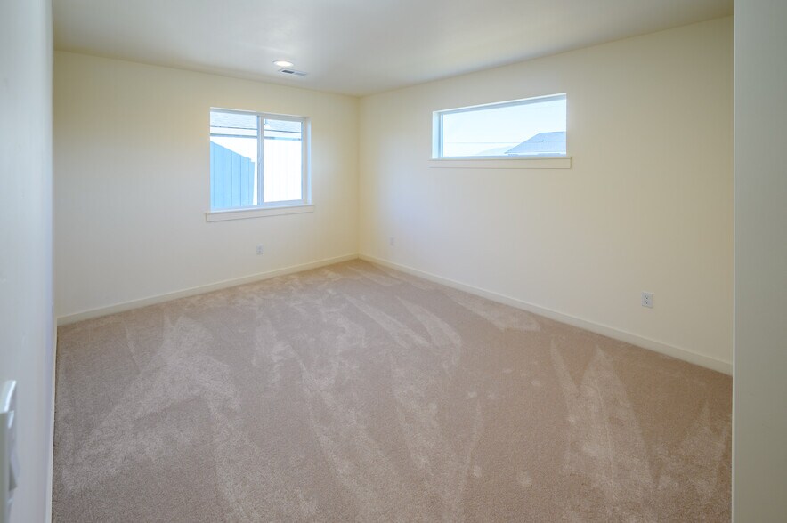 More Photos Of 1315 Pinkard, Prineville Multifamily For Sale