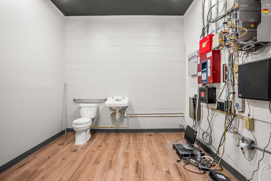 More Photos Of 8602 Tarpon Springs Rd, Odessa Specialty For Sale