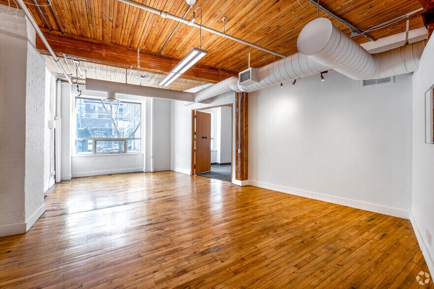 More Photos Of 116 Spadina Ave, Toronto Office Residential For Lease