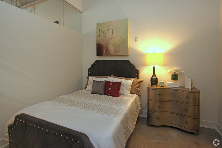 More Photos Of 575 E 4th St, Winston-Salem Apartments For Lease