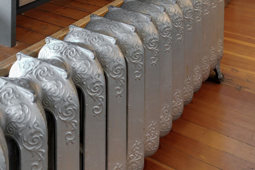 More Photos Of 606 Meredith Rd NE, Calgary Restaurant For Sale