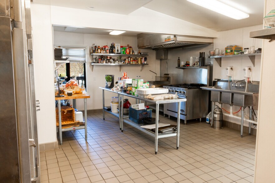 More Photos Of 1020 Penman Springs Rd, Paso Robles Winery Vineyard For Sale