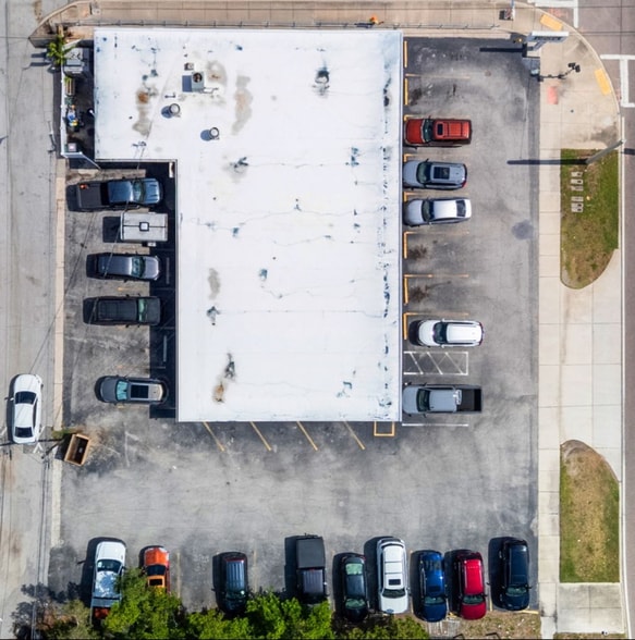 More Photos Of 2942 49th St N, Saint Petersburg General Retail For Sale