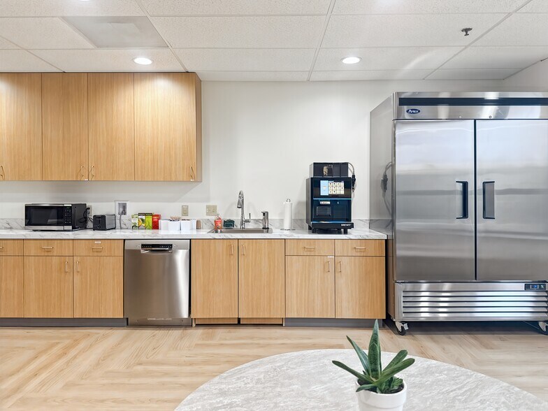 More Photos Of 3900 S Wadsworth Blvd, Lakewood Coworking Space