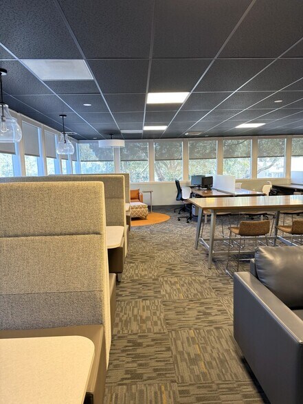 More Photos Of 4950 W Hamilton Ave, San Jose Office For Lease