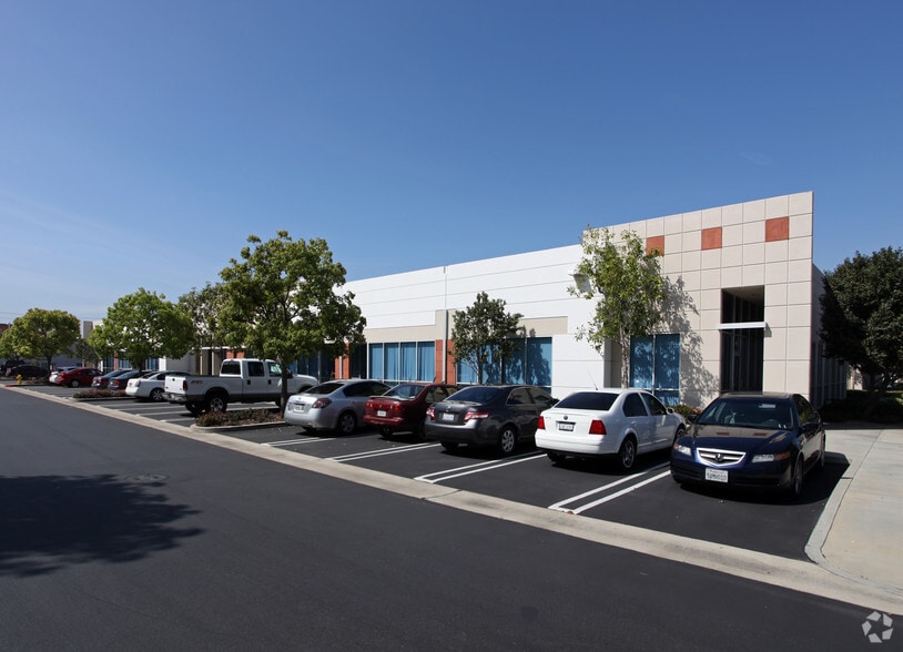 Primary Photo Of 21092 Bake Pky, Lake Forest Warehouse For Lease